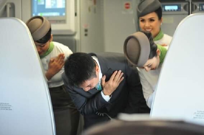 Bamboo Airways tặng quà cho khách hàng trên chuyến bay đầu năm Kỷ Hợi