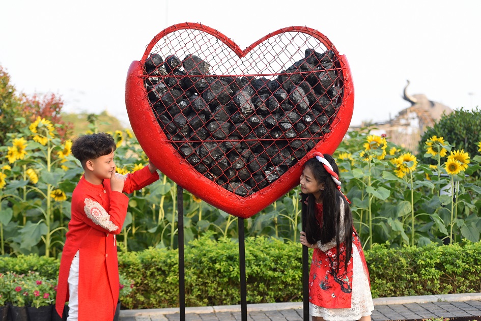 &ldquo;Quảng Ninh thu nhỏ&rdquo; thật độc đ&aacute;o trong Lễ hội hoa xu&acirc;n tại Sun World Halong Complex