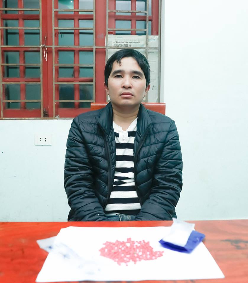 H&agrave; Tĩnh: Bắt giữ đối tượng t&agrave;ng trữ 200 vi&ecirc;n ma t&uacute;y tổng hợp v&agrave; heroin