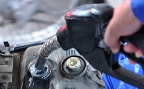 B&aacute;n xăng k&eacute;m chất lượng, một doanh nghiệp bị phạt hơn 150 triệu đồng