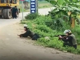 bat giu 3 doi tuong cam sung co thu o xe cho ma tuy