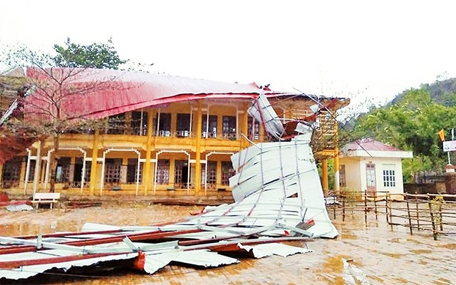 Mưa đá, dông lốc xuất hiện ở nhiều địa phương