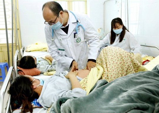 Ca bệnh đầu ti&ecirc;n được ghi nhận bị biến chứng vi&ecirc;m n&atilde;o m&ugrave;a dịch năm nay