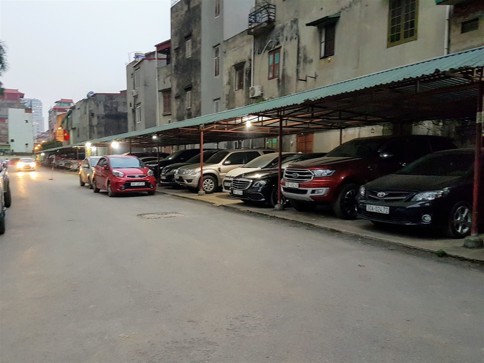 Tương Mai - Hà Nội: Lùm xùm thu phí xe chung cư, môi trường sống cư dân bị ảnh hưởng