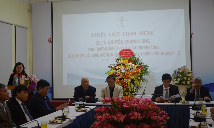 Chủ tịch Ủy  ban c&aacute;c vấn đề x&atilde; hội của Quốc hội thăm v&agrave; ch&uacute;c mừng Tổng hội Y học Việt Nam nh&acirc;n Ng&agrave;y Thầy thuốc Việt Nam 27/2