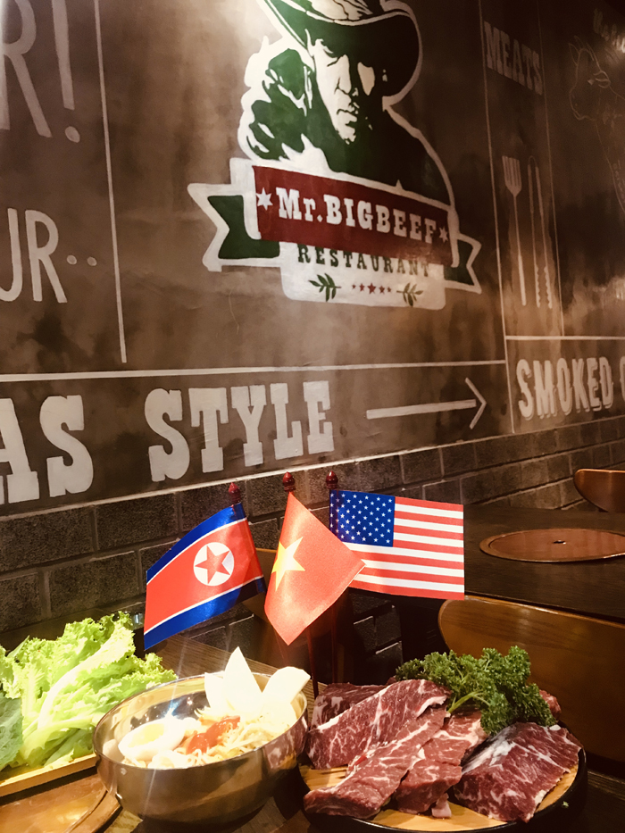 Mì lạnh Kim Jong- un xuất hiện trong thực đơn của “Bò nướng tảng”