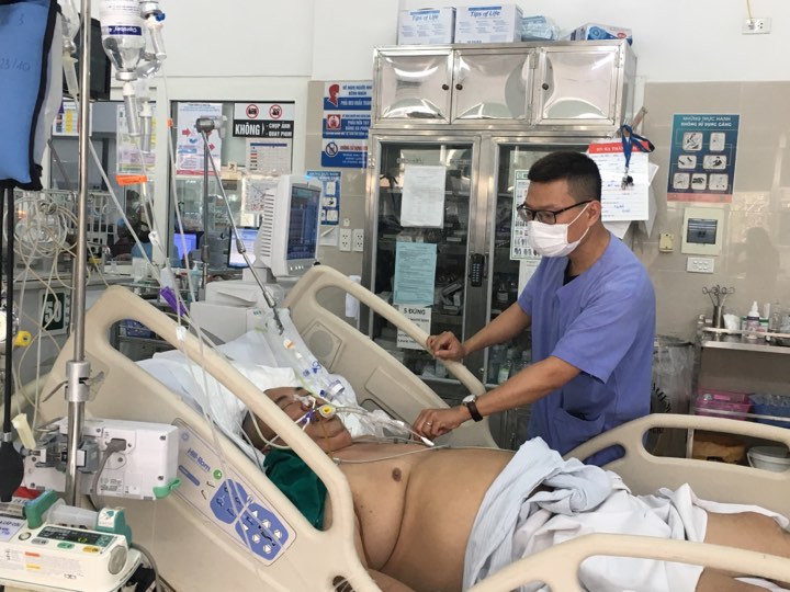Những ph&uacute; trải l&ograve;ng về ng&agrave;nh Y của b&aacute;c sỹ Ng&ocirc; Đức H&ugrave;ng
