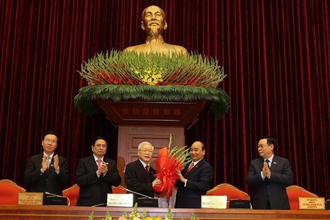 Sự kế thừa giữa c&aacute;c thế hệ l&atilde;nh đạo Đảng tạo n&ecirc;n th&agrave;nh c&ocirc;ng