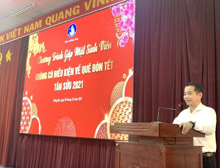 Đồng Nai : Tặng qu&agrave; Tết Nguy&ecirc;n đ&aacute;n 2021 cho sinh vi&ecirc;n L&agrave;o v&agrave; Campuchia ở lại do dịch bệnh Covid-19.