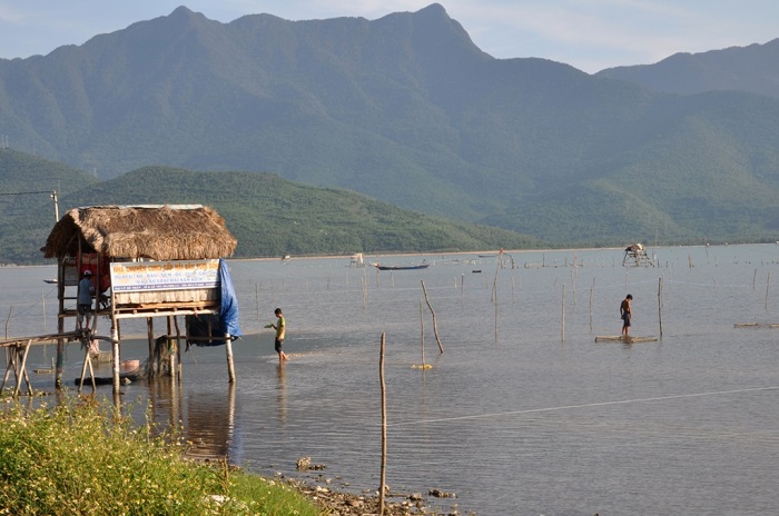 Miền Trung g&aacute;nh cả hai đầu nước non