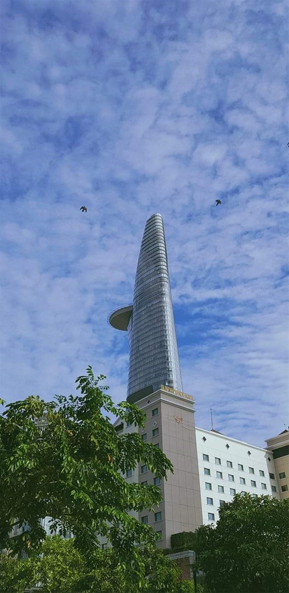 Từ miền đất hứa đến thành phố nghĩa tình
