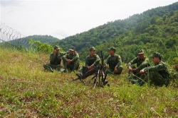tinh trong nguc va dat nuoc tren vai