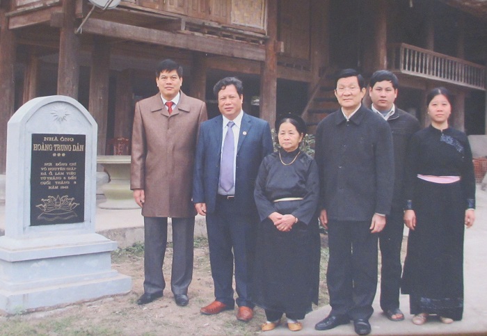 Xu&acirc;n qua miền cổ sử