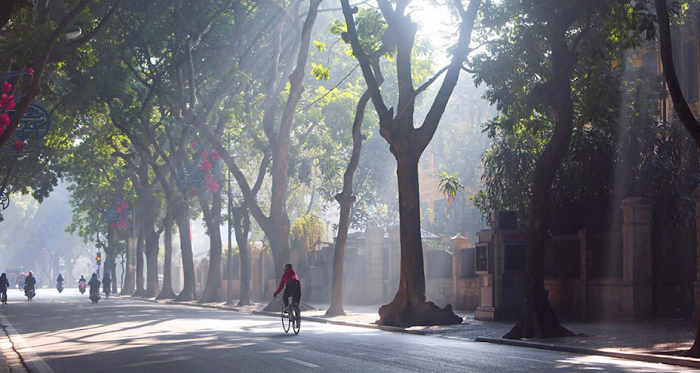 Bắc Bộ trời r&eacute;t về đ&ecirc;m v&agrave; s&aacute;ng sớm, Nam Bộ ng&agrave;y nắng