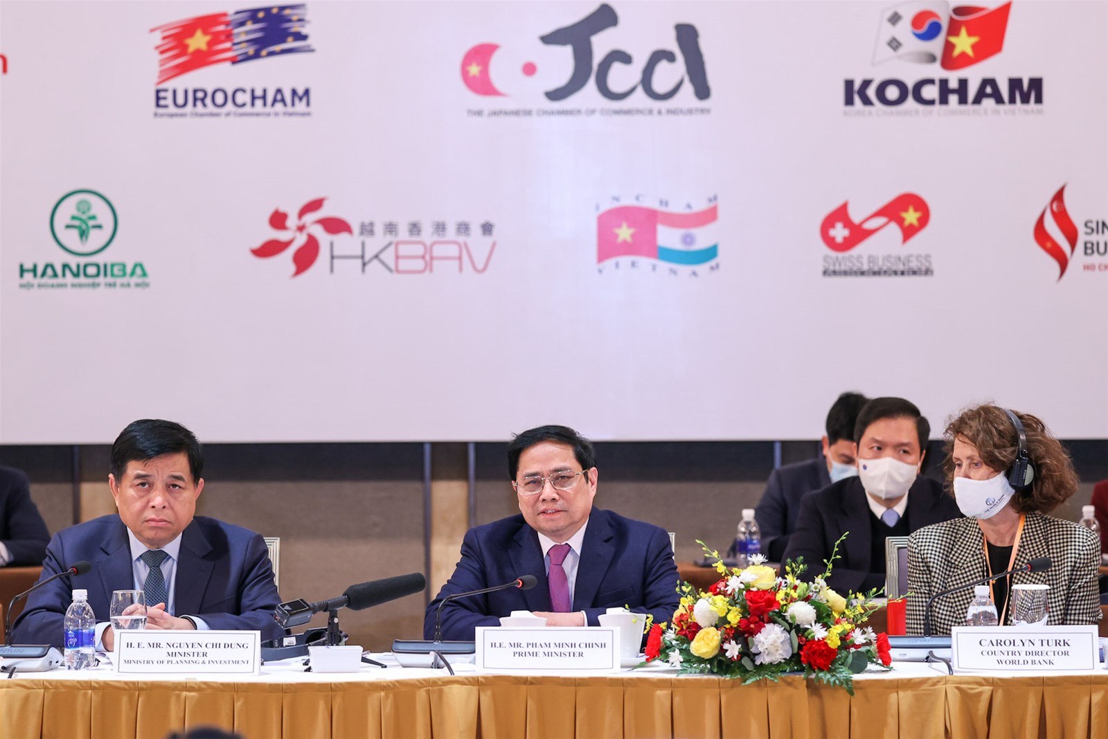 Thủ tướng dự phiên cấp cao Diễn đàn doanh nghiệp Việt Nam