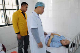 tap the y bac sy cap cuu kip thoi san phu luong thi van duoc khen ngoi