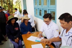 hon 12000 nguoi duoc kham chua benh mien phi