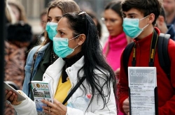 virus sars cov 2 lay lan nhanh nhieu nuoc chau au