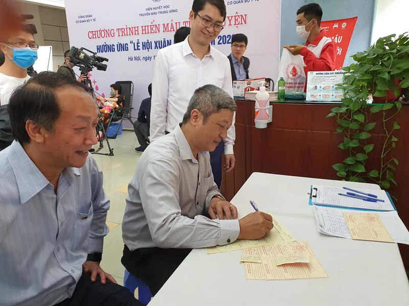 Vừa chống dịch Covid-19, Bộ Y tế vừa đẩy mạnh hoạt động hiến máu