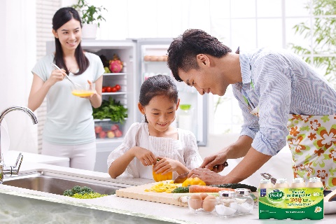 &ldquo;Kiềng 3 ch&acirc;n&rdquo; bảo vệ trẻ thơ an to&agrave;n trước dịch bệnh vi&ecirc;m phổi do Covid-19