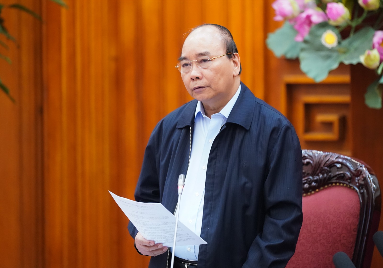 Thủ tướng chủ trì họp Thường trực Chính phủ bàn các giải pháp mới chống dịch COVID-19