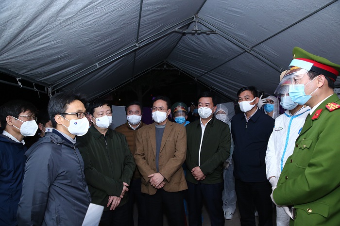 Nh&igrave;n lại 1 th&aacute;ng chống dịch: C&agrave;ng kh&oacute; khăn c&agrave;ng phải b&igrave;nh tĩnh, tỉnh t&aacute;o