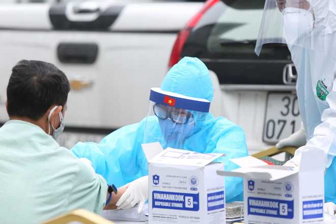 Nh&igrave;n lại 1 th&aacute;ng chống dịch: C&agrave;ng kh&oacute; khăn c&agrave;ng phải b&igrave;nh tĩnh, tỉnh t&aacute;o