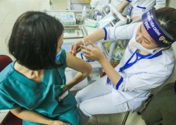 viet nam da co 10041 nguoi duoc tiem vac xin astrazeneca