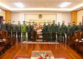 lanh dao cong an tinh ha tinh chuc mung ngay truyen thong cua bo doi bien phong