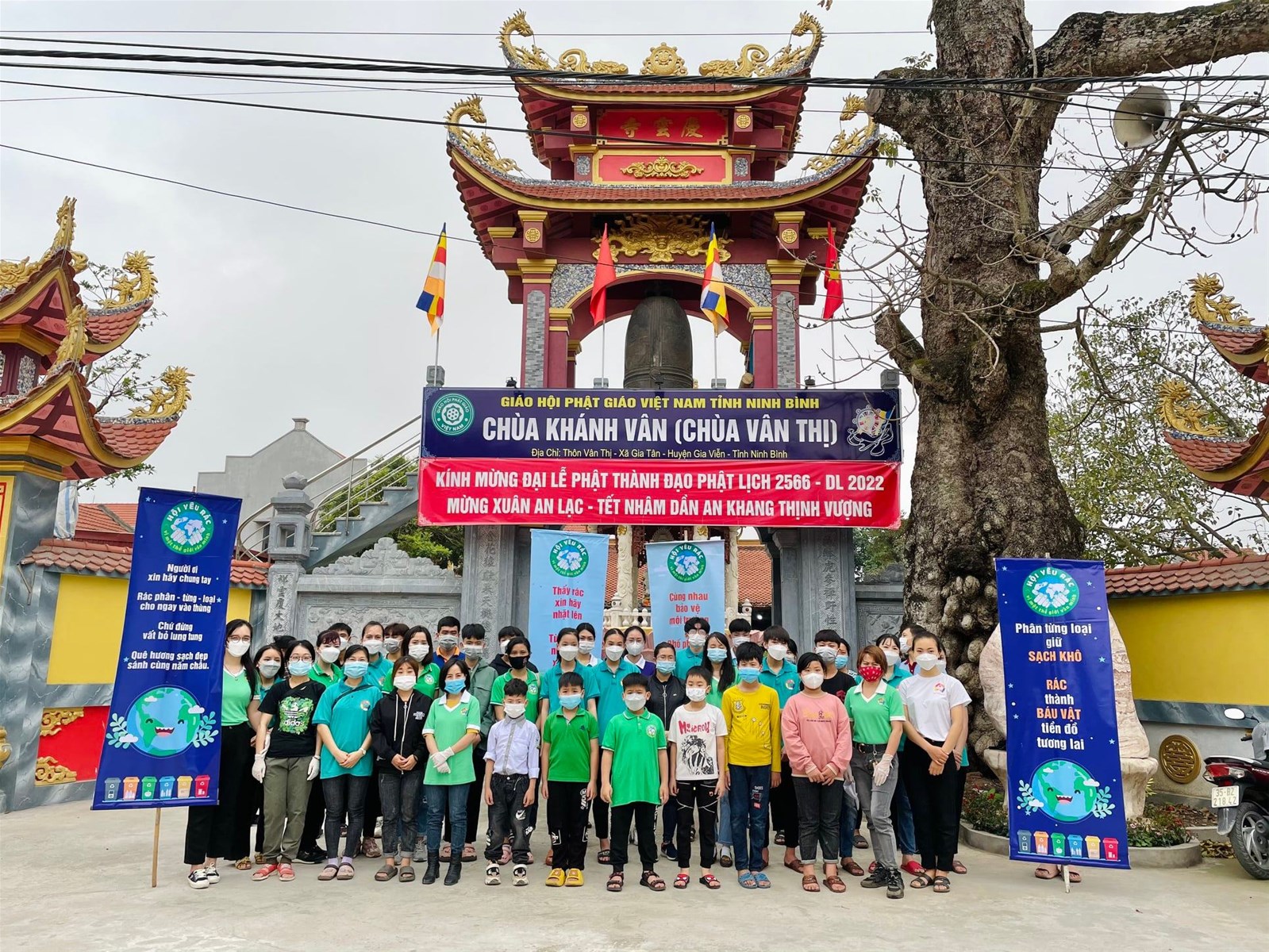 Ngày Quốc Tế Hạnh Phúc: Thanh Niên Phật Tử Khắp Cả Nước Cùng Nhặt Rác Để Bảo Vệ Môi Trường