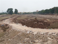 Thanh Trì (Hà Nội): Dự án hơn 37 tỷ trở thành nơi tập kết, chôn lấp phế thải xây dựng