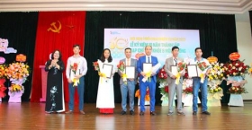 tap chi suc khoe moi truong mot thap ky xay dung va truong thanh