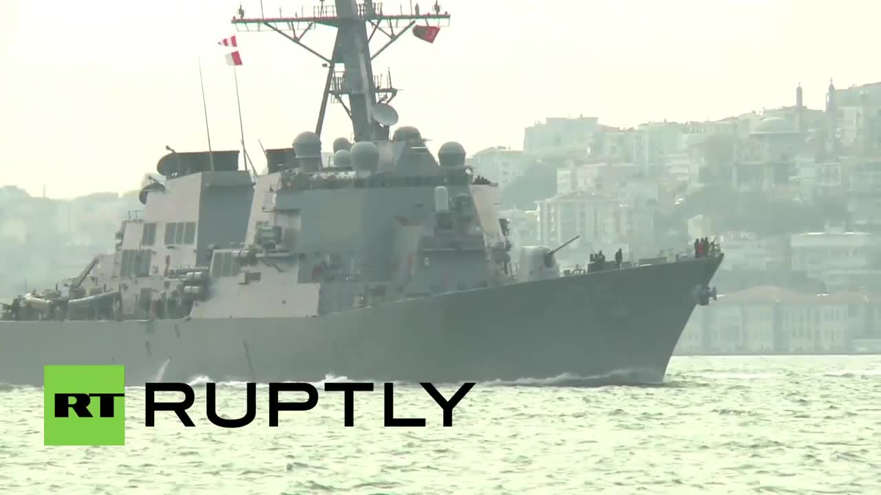 Khu trục Mỹ tiến v&amp;agrave;o Biển Đen