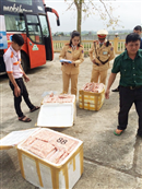 thanh hoa bat giu 2 ta thuc pham ban chuan bi len ban an
