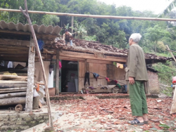 mua da gio loc o bac kan khien hon 1000 nha dan bi hu hai