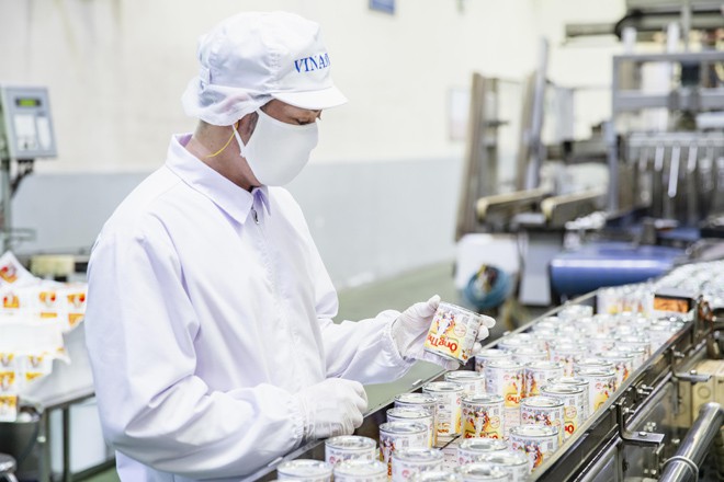 Lô sữa Vinamilk xuất cảng sang Trung Quốc, tin vui cho ngành sữa giữa đại dịch