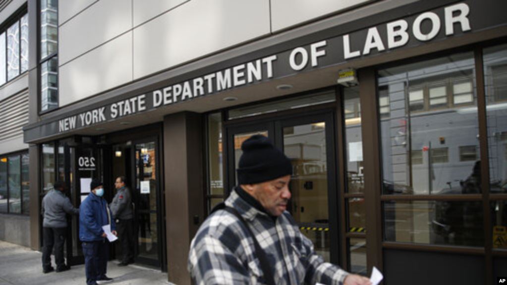 Mỹ tạm dừng nhập cư để chống dịch