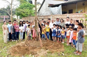 chu tich ubnd tinh phan ngoc tho tham trong cay tai lang tre em sos