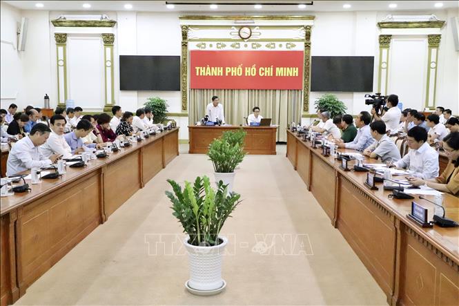 Phó Thủ tướng Vũ Đức Đam: TP Hồ Chí Minh cần siết chặt quy định phòng, chống dịch COVID-19