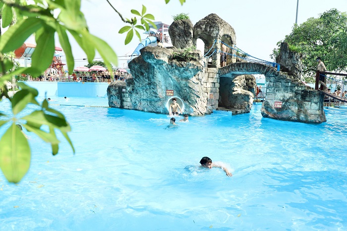  Nhiều tr&ograve; chơi hấp dẫn tại C&ocirc;ng vi&ecirc;n Hồ T&acirc;y dịp 30/4