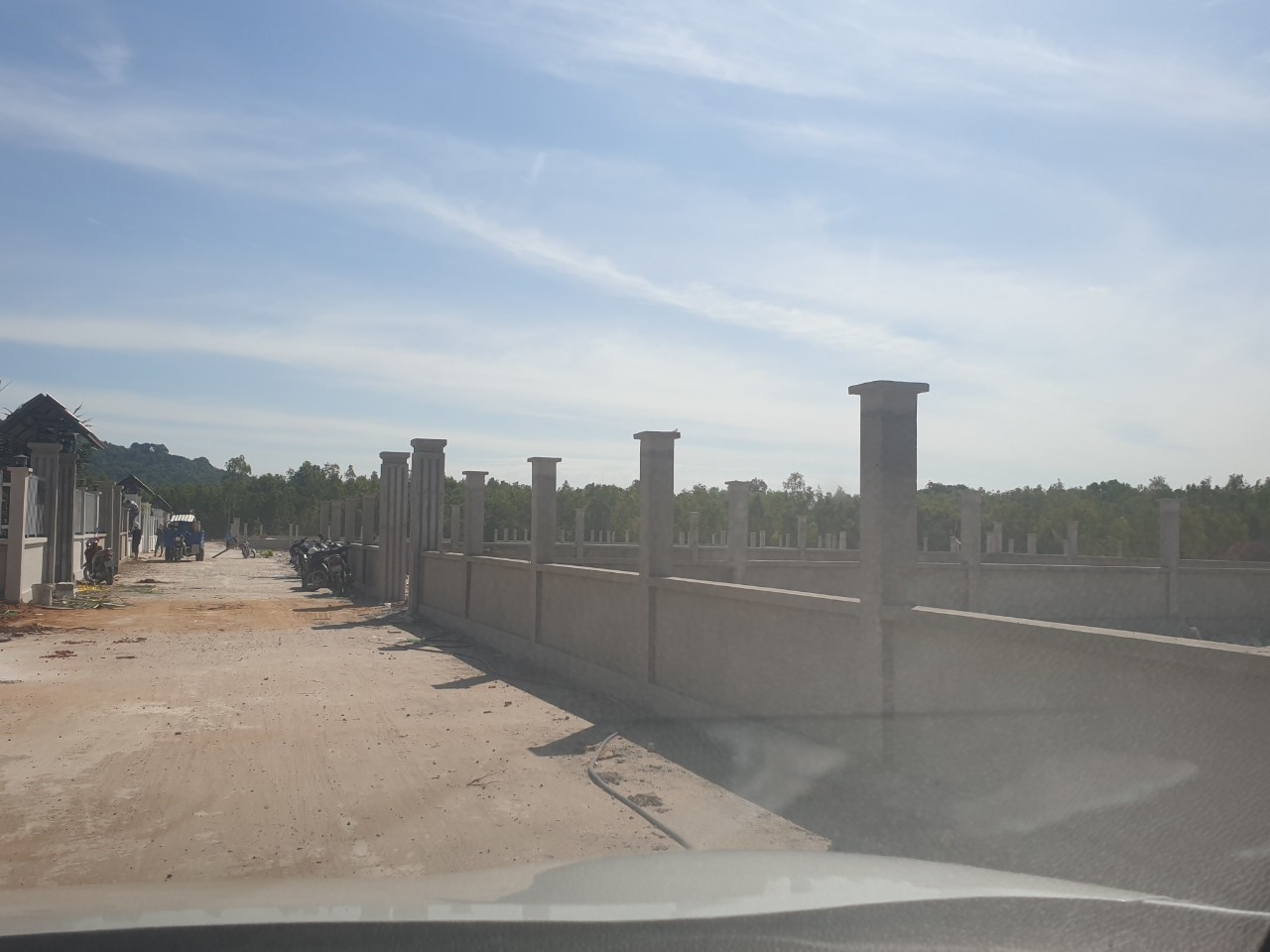 M&ocirc;i trường th&agrave;nh phố bị đe dọa bởi t&igrave;nh trạng bao chiếm đất c&ocirc;ng, xẻ thịt đất n&ocirc;ng nghiệp