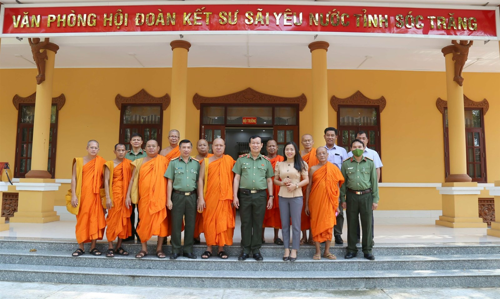 Thăm, ch&uacute;c mừng Tết Ch&ocirc;l Chnăm Thm&acirc;y tại S&oacute;c Trăng