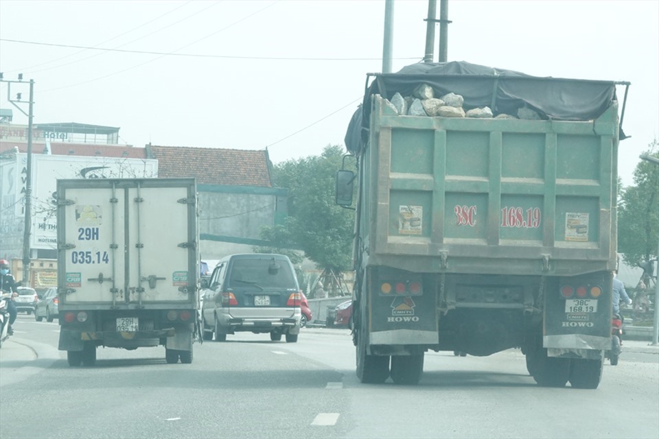 Hà Tĩnh: Tăng cường xử lý xe quá khổ, quá tải “lộng hành” trên địa bàn