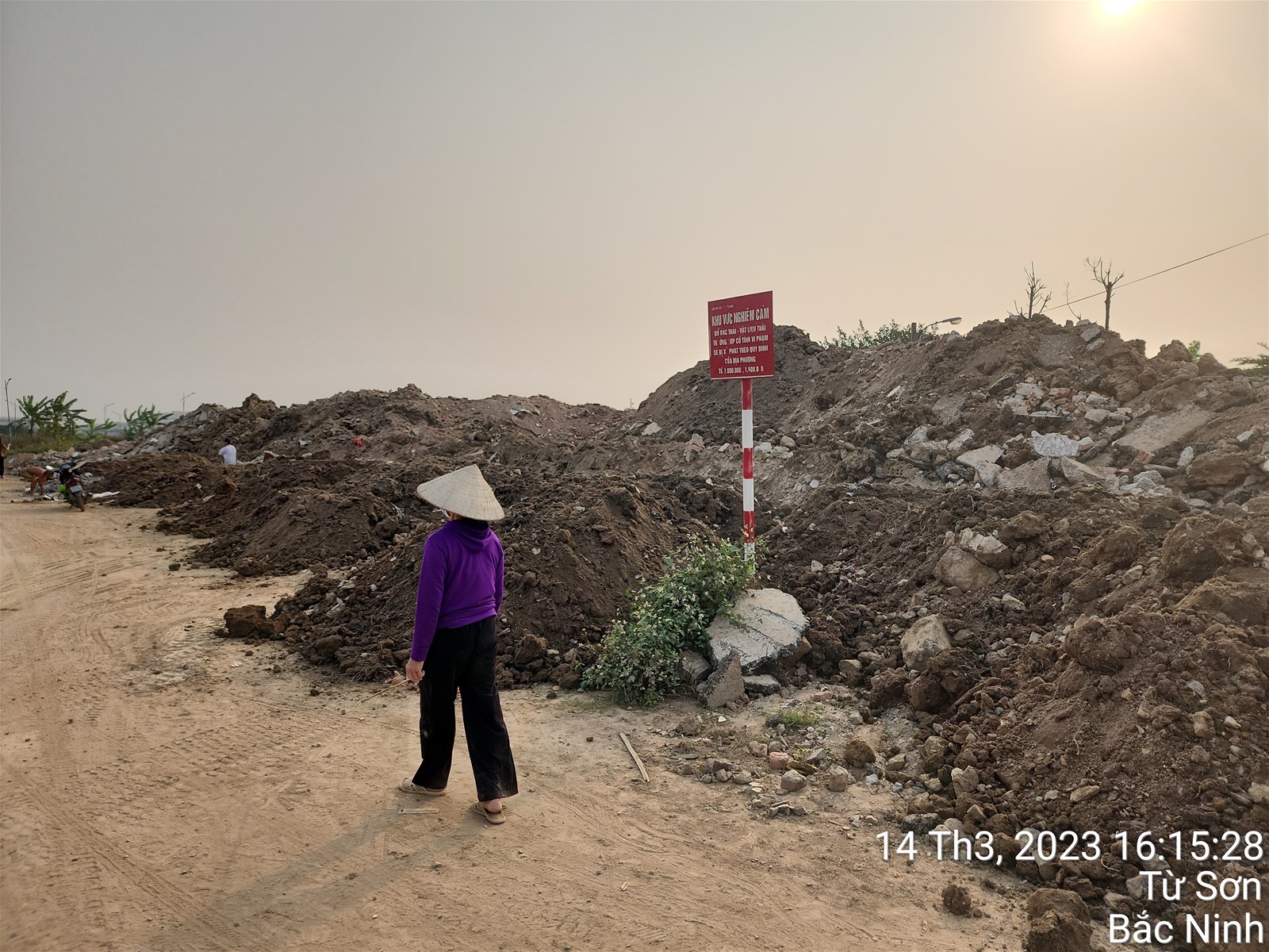 Từ Sơn - Bắc Ninh : Cần xử lý việc đổ thải trái phép gây ô nhiễm môi trường