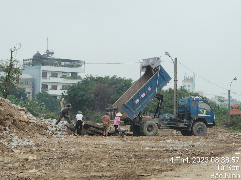 Từ Sơn - Bắc Ninh : Cần xử lý việc đổ thải trái phép gây ô nhiễm môi trường