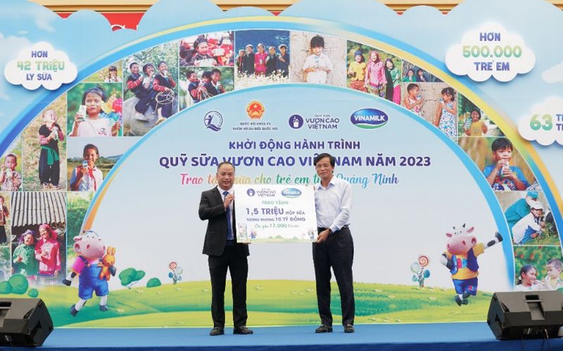 Vinamilk &amp; Quỹ sữa Vươn cao Việt Nam khởi động hành trình năm thứ 16 tại Quảng Ninh