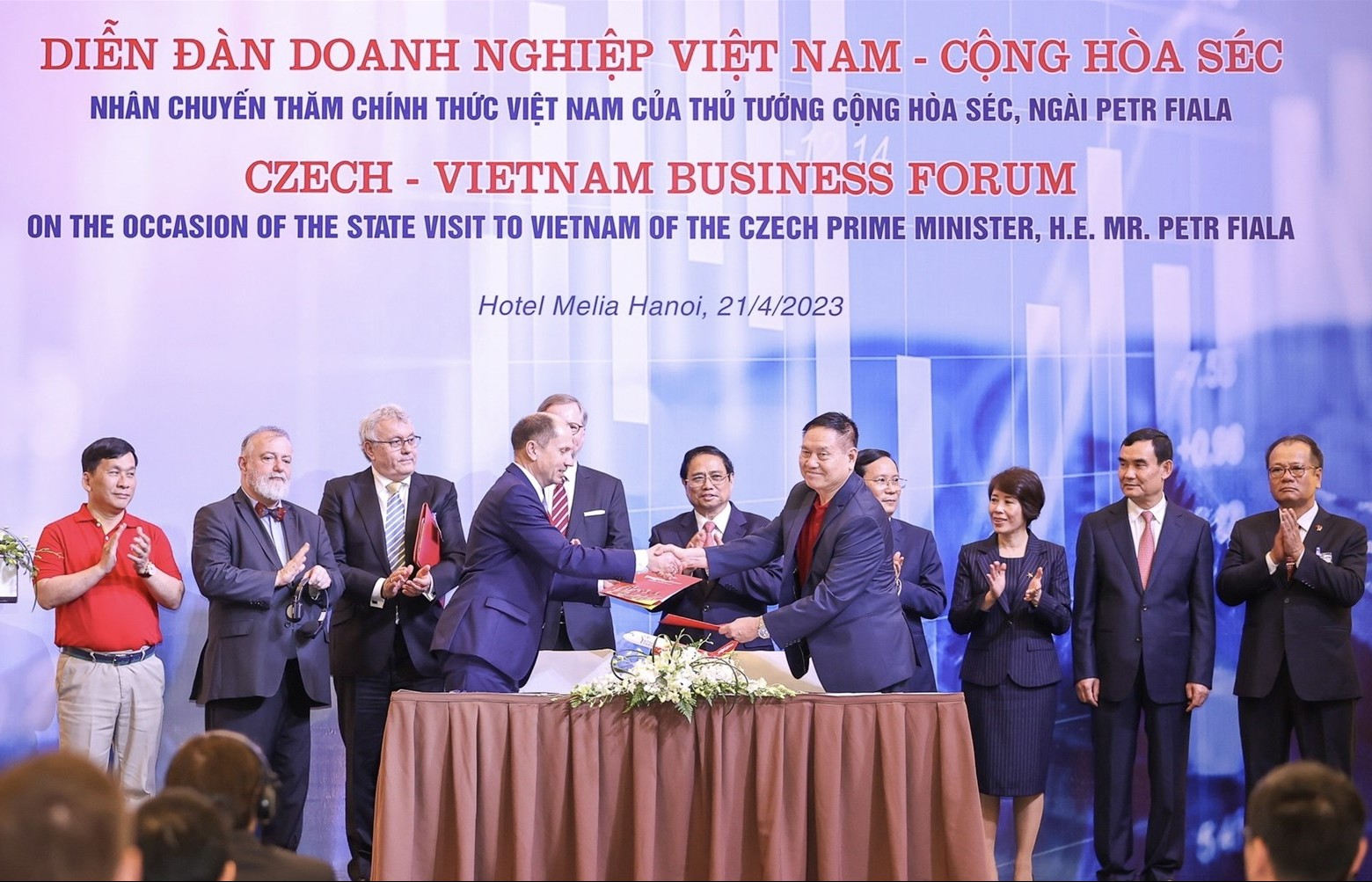 Vietjet ký thoả thuận hợp tác cùng trường bay F Air trước sự chứng kiến của Thủ tướng hai nước Việt Nam - Séc