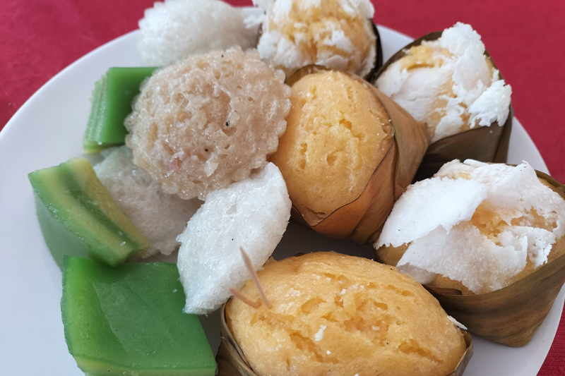 D&ugrave; bay đ&ecirc;m c&oacute; bắn ph&aacute;o hoa tầm thấp tr&ecirc;n v&ugrave;ng Bảy N&uacute;i
