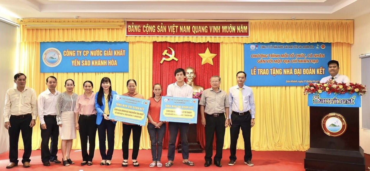 Sanvinest Khánh Hoà trao tặng 5 căn nhà đại đoàn kết