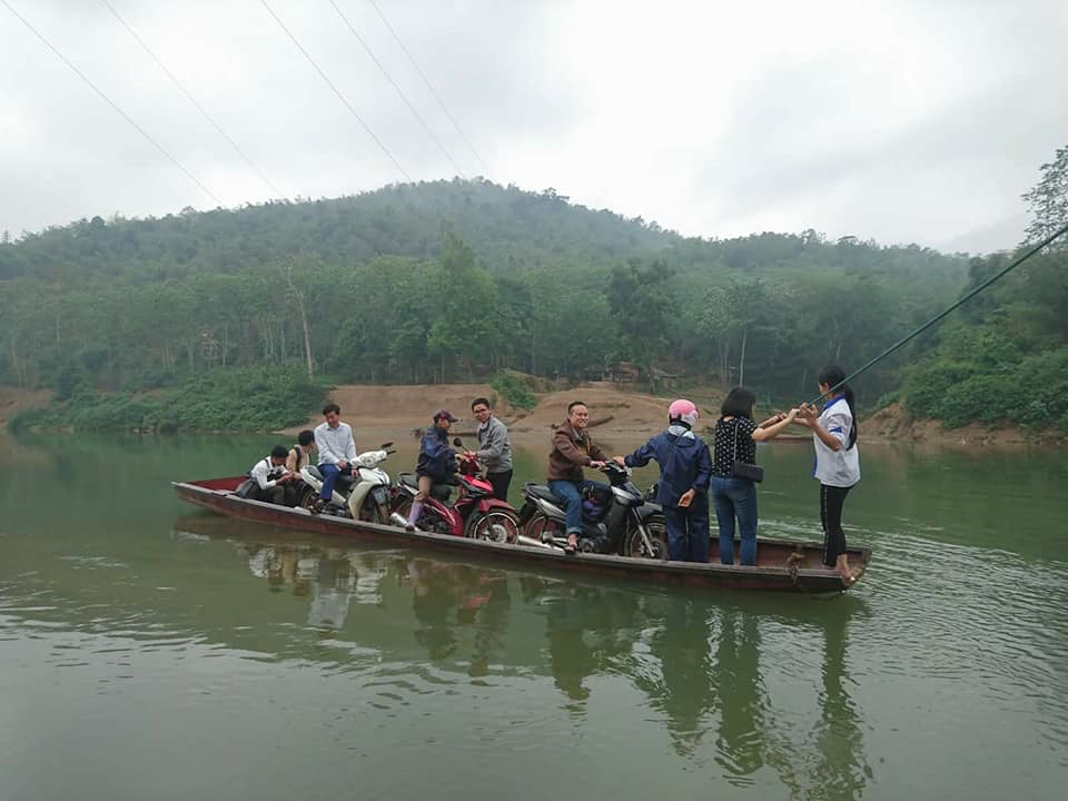 Vượt sông đi tìm con chữ